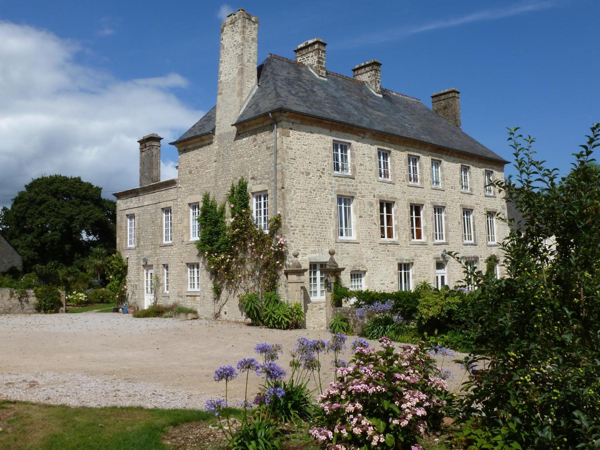 Manoir De Savigny Bed & Breakfast แวโลญส์ ภายนอก รูปภาพ