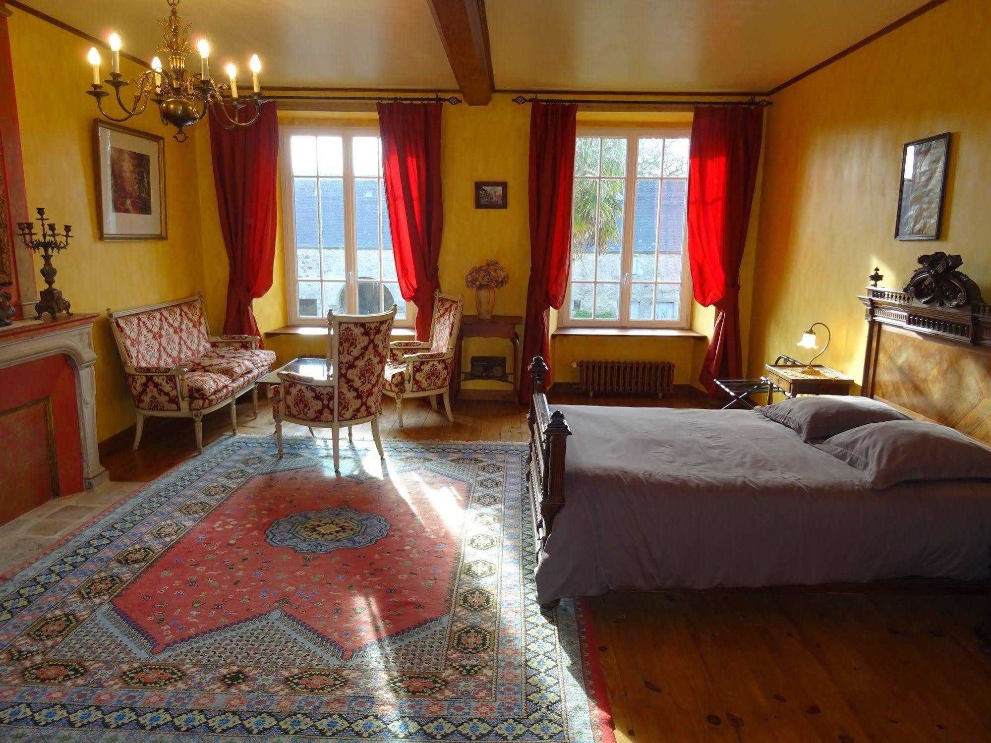 Manoir De Savigny Bed & Breakfast แวโลญส์ ภายนอก รูปภาพ