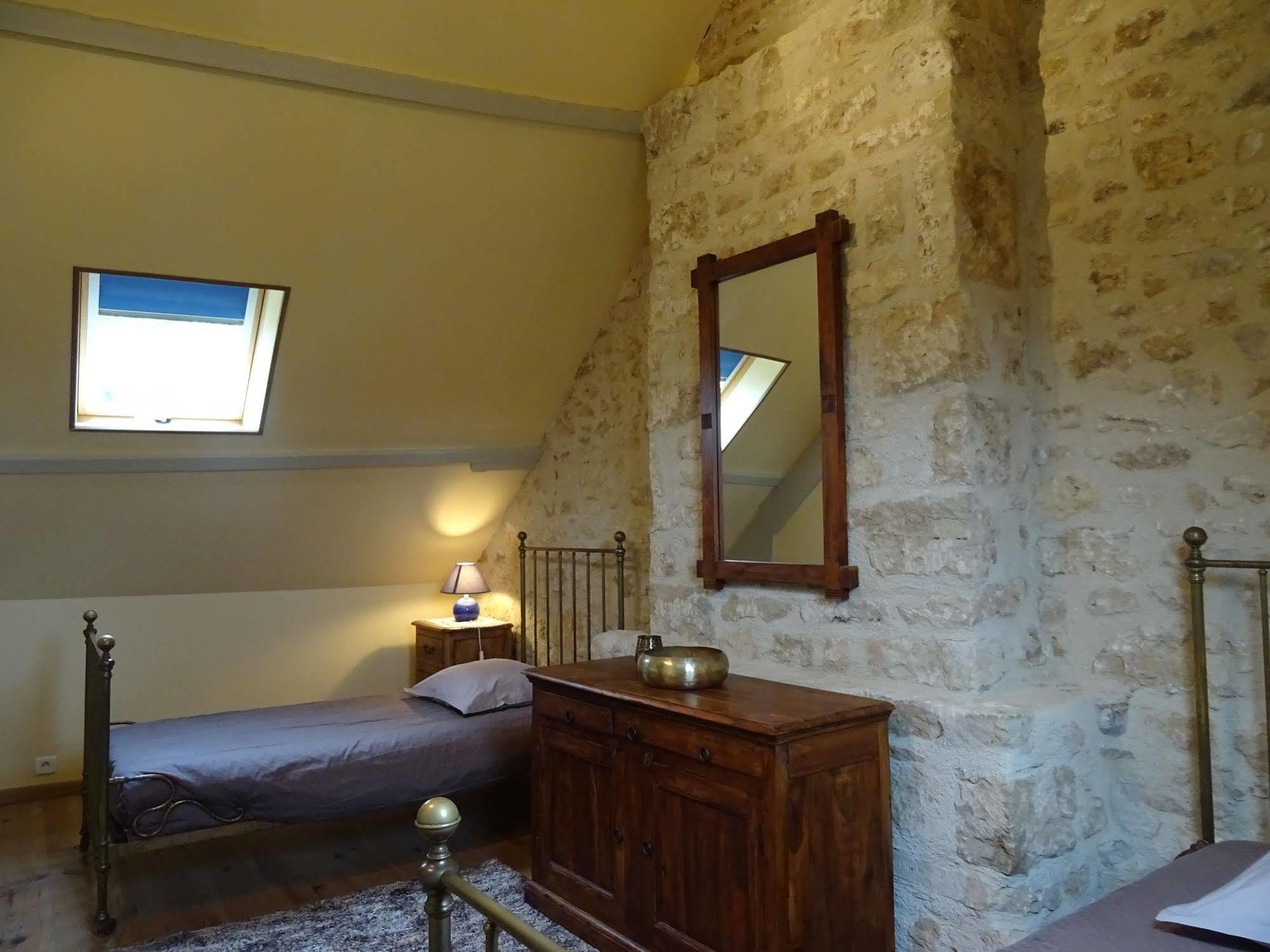 Manoir De Savigny Bed & Breakfast แวโลญส์ ภายนอก รูปภาพ
