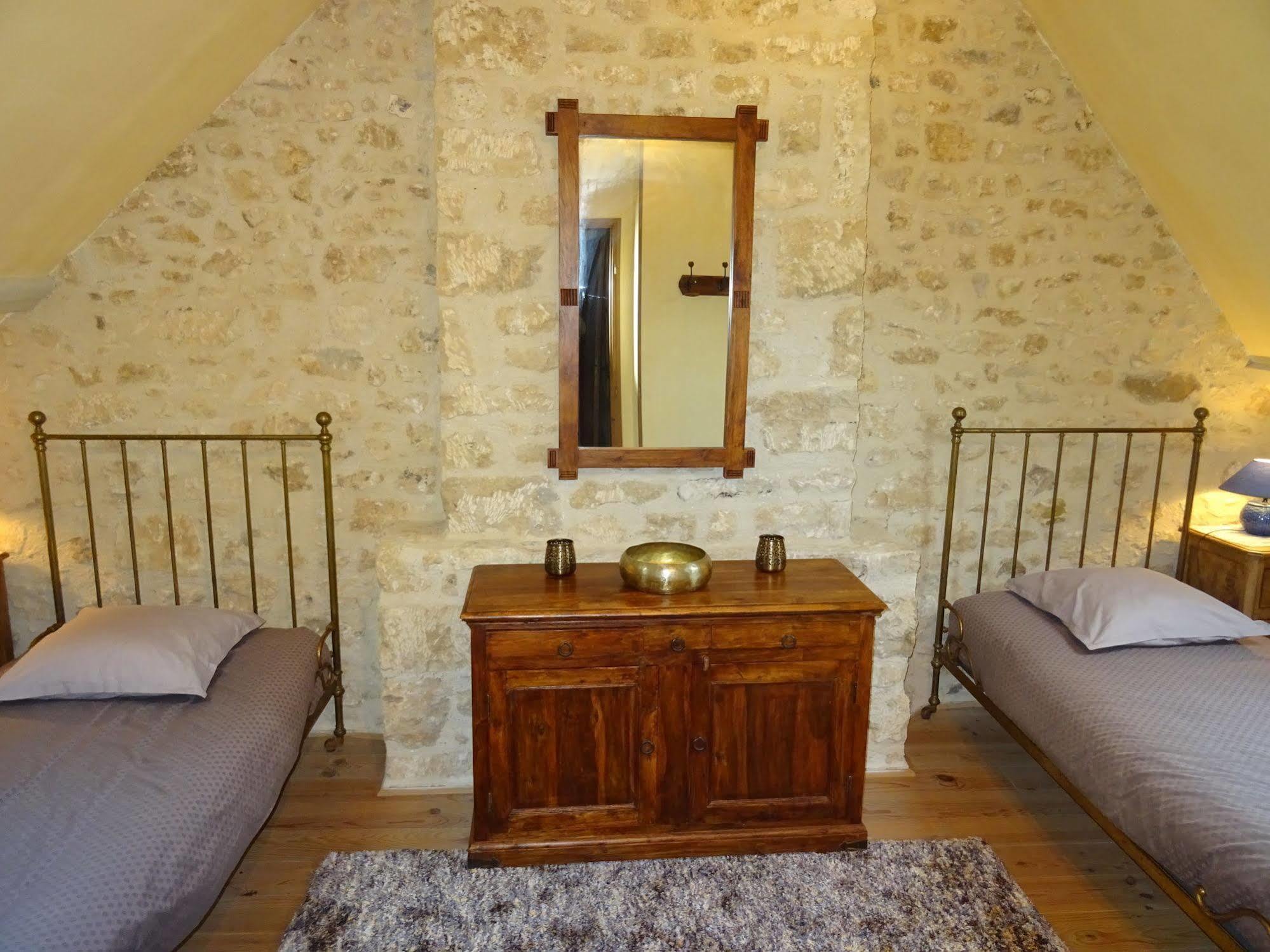 Manoir De Savigny Bed & Breakfast แวโลญส์ ภายนอก รูปภาพ